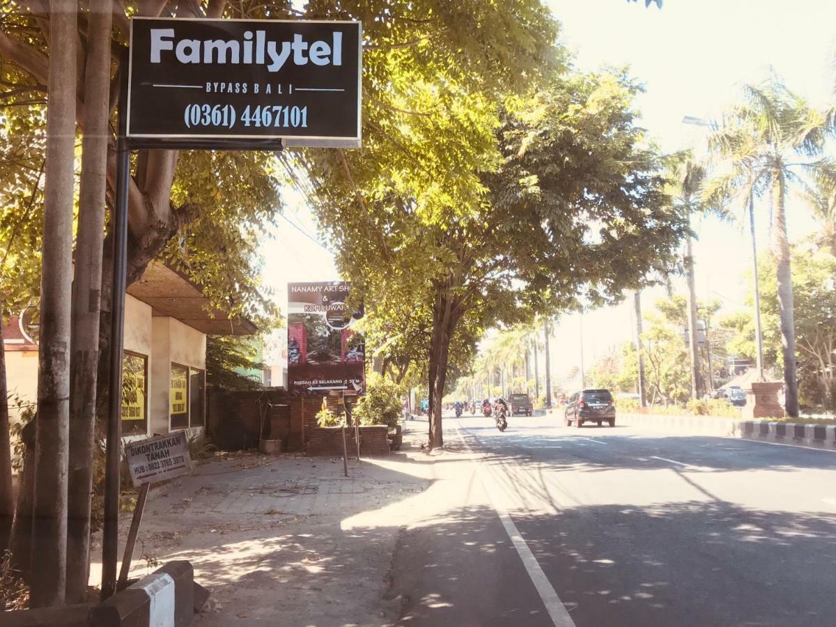 ホテル ファミリーテル バリ Kuta Selatan エクステリア 写真